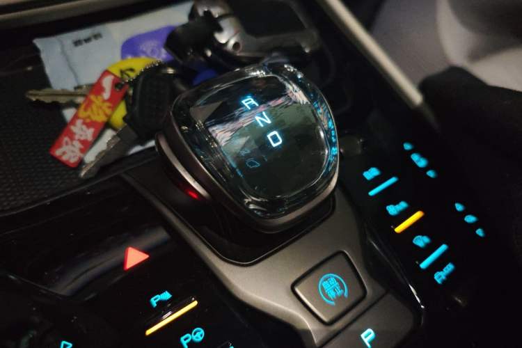 Used Denza D9 2022 DM-i 970 Four-Wheel Drive Flagship Model Gear Lever