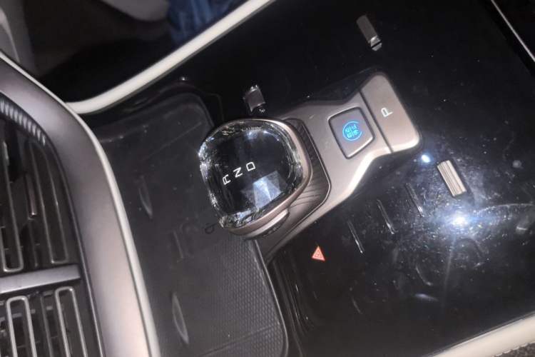 Used Denza D9 2022 DM-i 970 Four-Wheel Drive Prestige Model Gear Lever