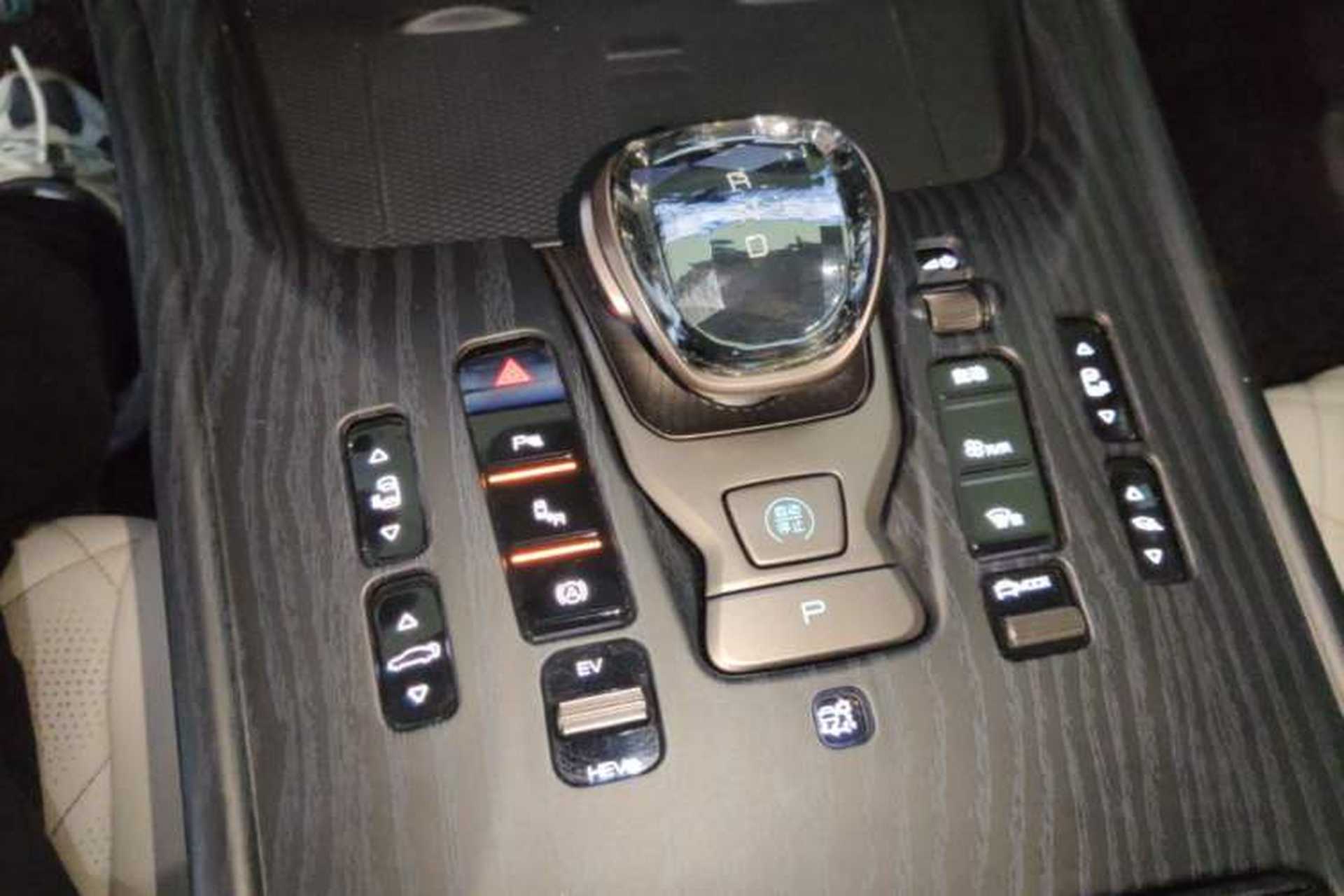 Used Denza D9 2022 DM-i 970 Four-Wheel Drive Prestige Model Gear Lever