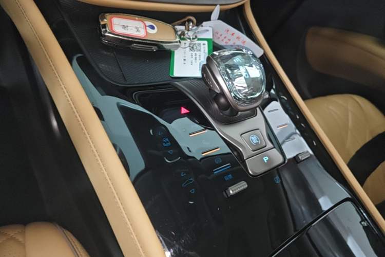 Used Denza D9 2022 EV 620 Prestige Model Gear Lever