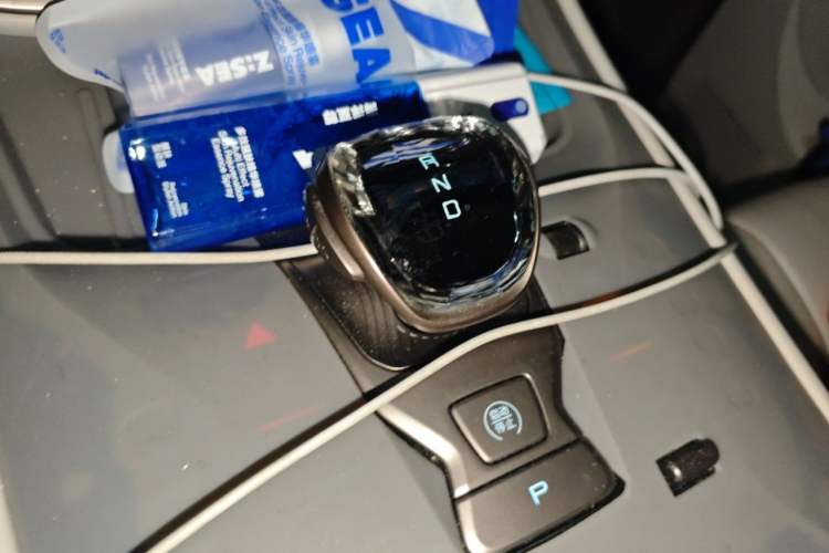 Used Denza D9 2022 DM-i 970 Four-Wheel Drive Prestige Model Gear Lever