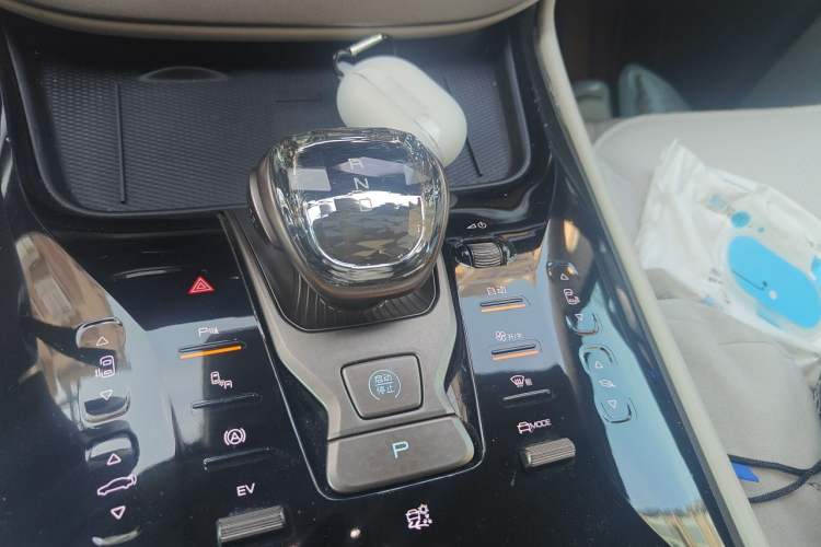 Used Denza D9 2022 DM-i 970 Four-Wheel Drive Prestige Model Gear Lever