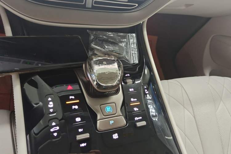 Used Denza D9 2022 DM-i 970 Four-Wheel Drive Flagship Model Gear Lever