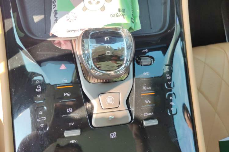 Used Denza D9 2022 DM-i 970 Four-Wheel Drive Flagship Model Gear Lever