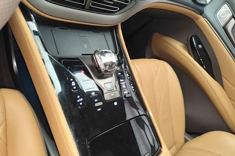 Used Denza D9 2022 DM-i 970 Four-Wheel Drive Prestige Model Gear Lever