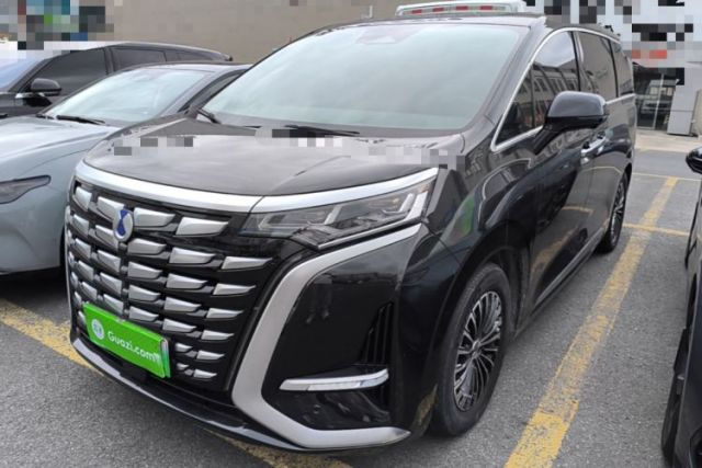 Denza D9 2022 DM-i 970 Four-Wheel Drive Prestige Model с пробегом