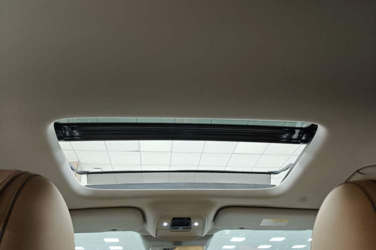 Used Denza D9 2022 DM-i 970 Four-Wheel Drive Prestige Model Headliner