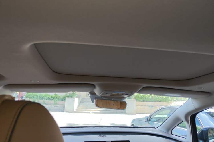 Used Denza D9 2022 EV 620 Prestige Model Headliner