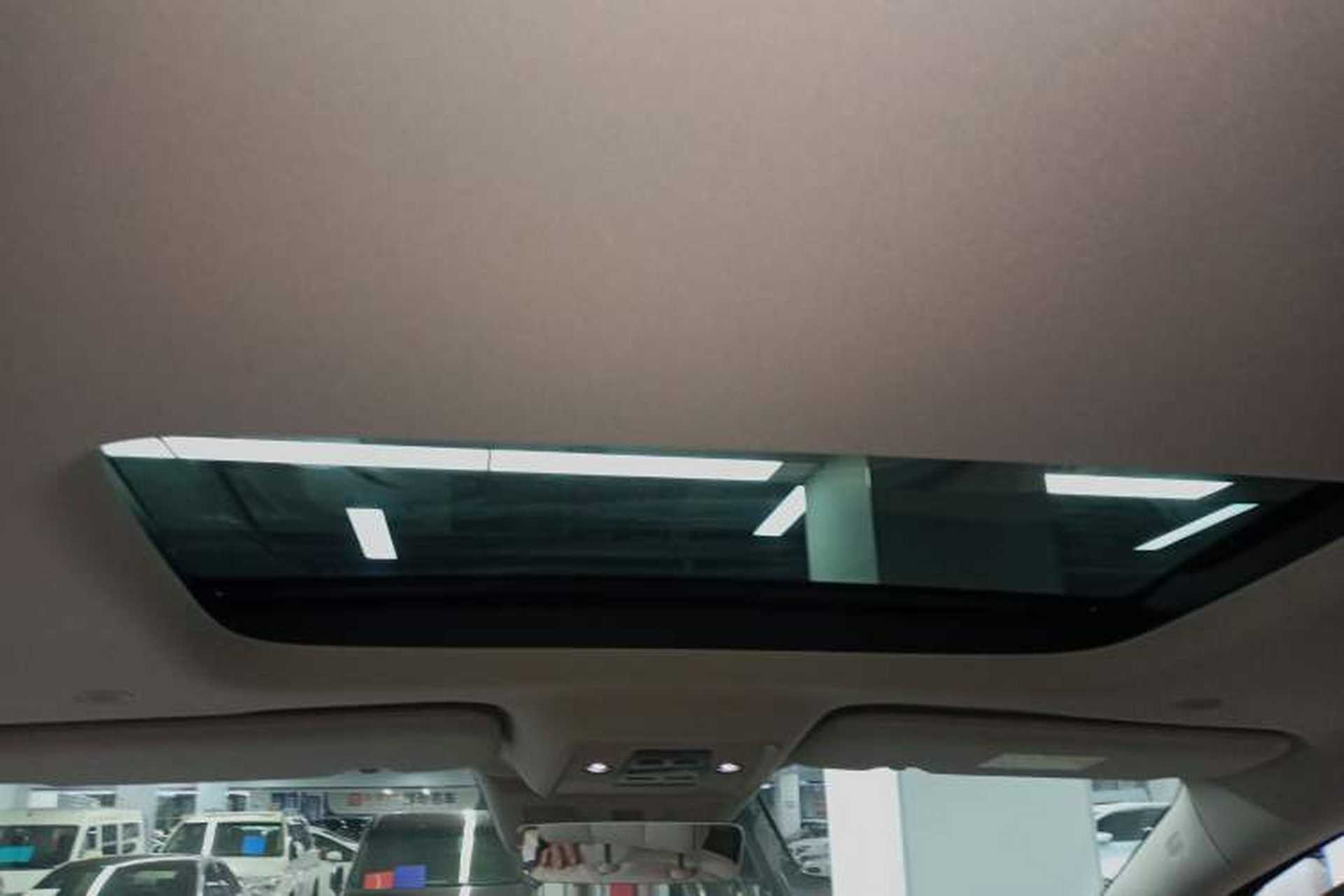 Used Denza D9 2022 DM-i 970 Four-Wheel Drive Prestige Model Headliner