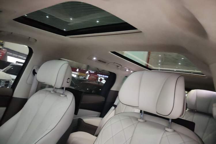 Used Denza D9 2022 DM-i 970 Four-Wheel Drive Flagship Model Headliner