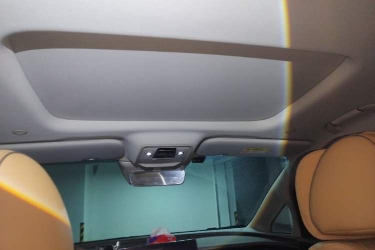 Used Denza D9 2022 DM-i 970 Four-Wheel Drive Prestige Model Headliner