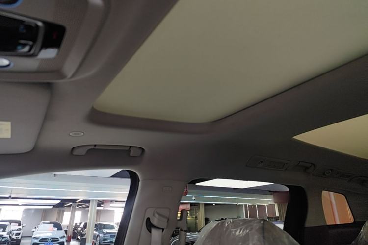 Used Denza D9 2022 DM-i 1040 Prestige Model Headliner