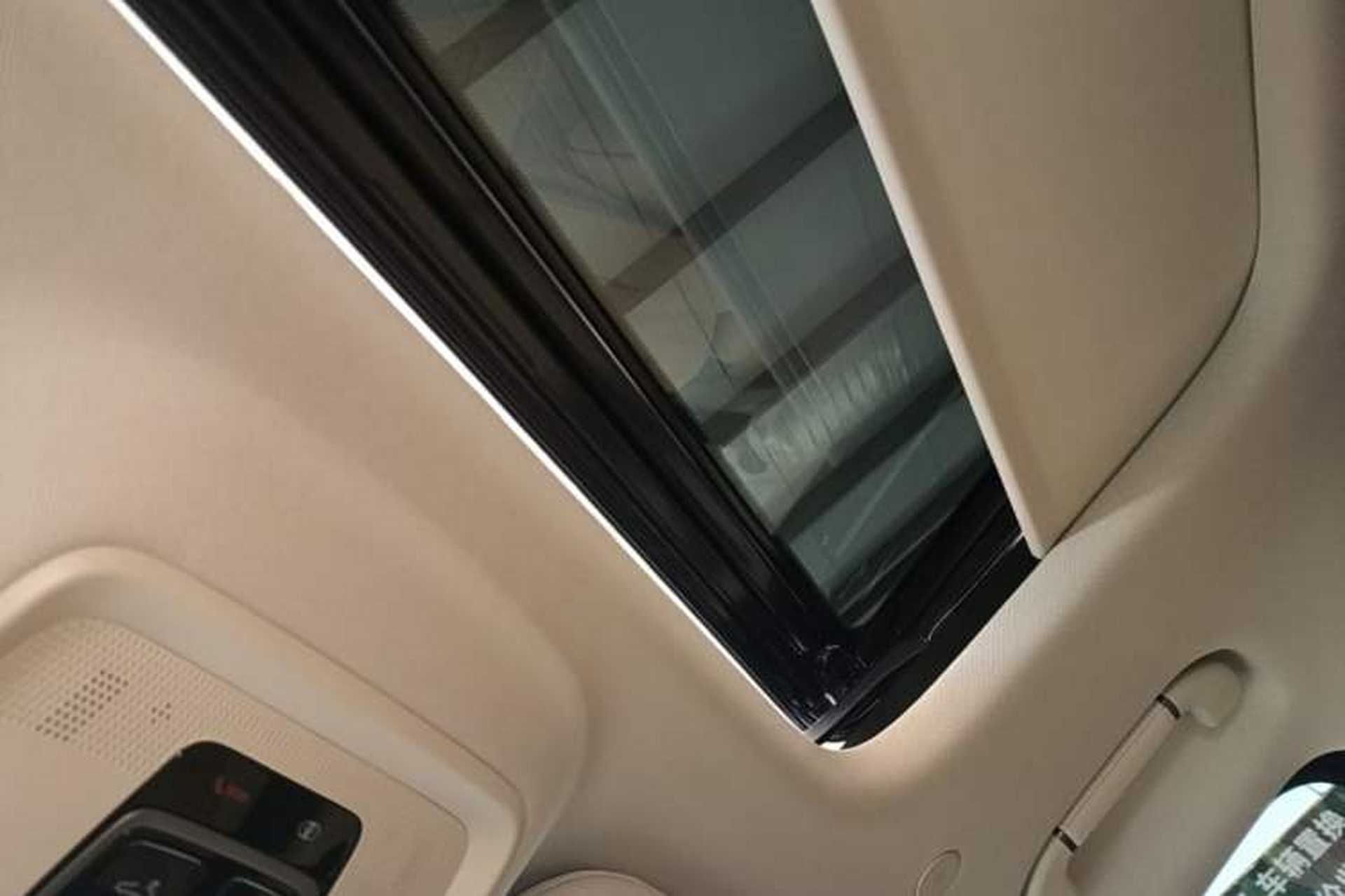 Used Denza D9 2022 DM-i 1040 Prestige Model Headliner