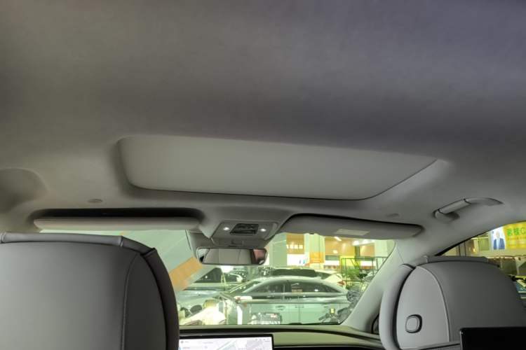 Used Denza D9 2022 DM-i 970 Four-Wheel Drive Prestige Model Headliner