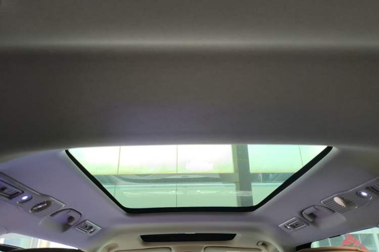 Used Denza D9 2022 DM-i 1040 Prestige Model Headliner