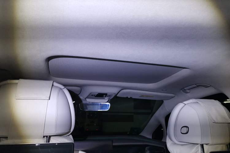 Used Denza D9 2022 DM-i 970 Four-Wheel Drive Flagship Model Headliner