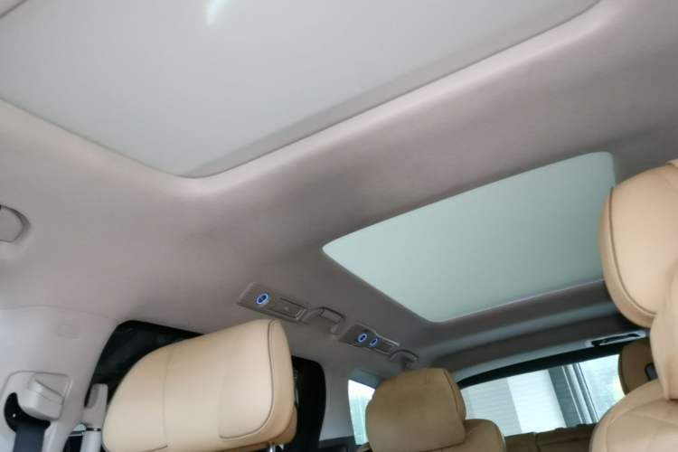Used Denza D9 2022 DM-i 970 Four-Wheel Drive Flagship Model Headliner