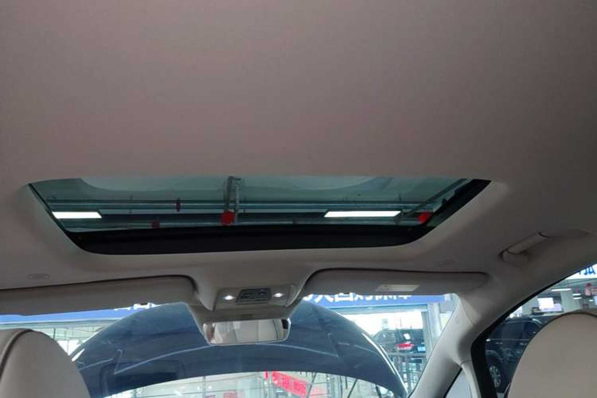 Used Denza D9 2022 DM-i 970 Four-Wheel Drive Prestige Model Headliner