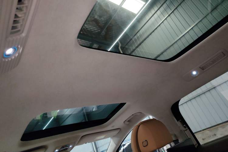 Used Denza D9 2022 EV 600 Four-Wheel Drive Flagship Model Headliner