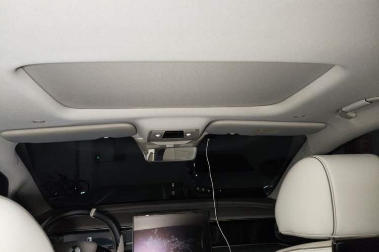 Used Denza D9 2022 DM-i 970 Four-Wheel Drive Prestige Model Headliner