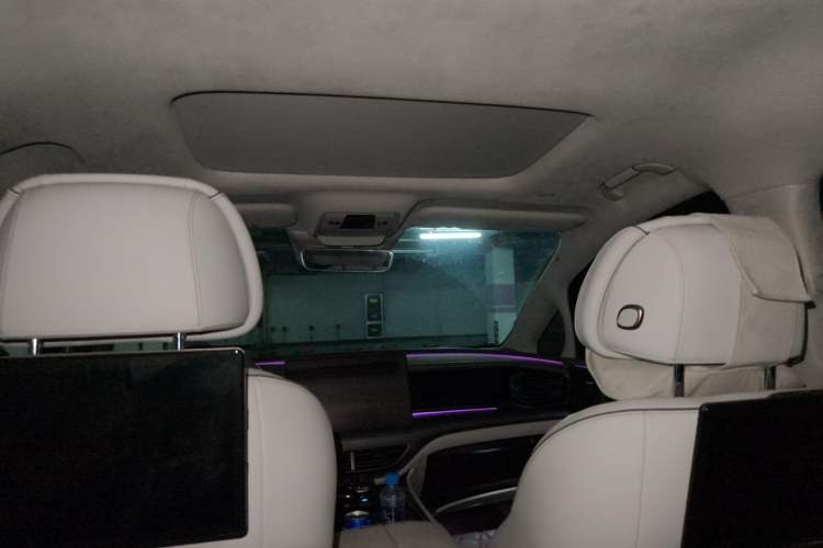 Used Denza D9 2022 DM-i 970 Four-Wheel Drive Flagship Model Headliner