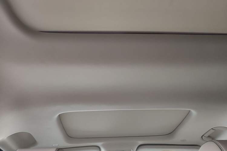 Used Denza D9 2022 DM-i 1040 Prestige Model Headliner