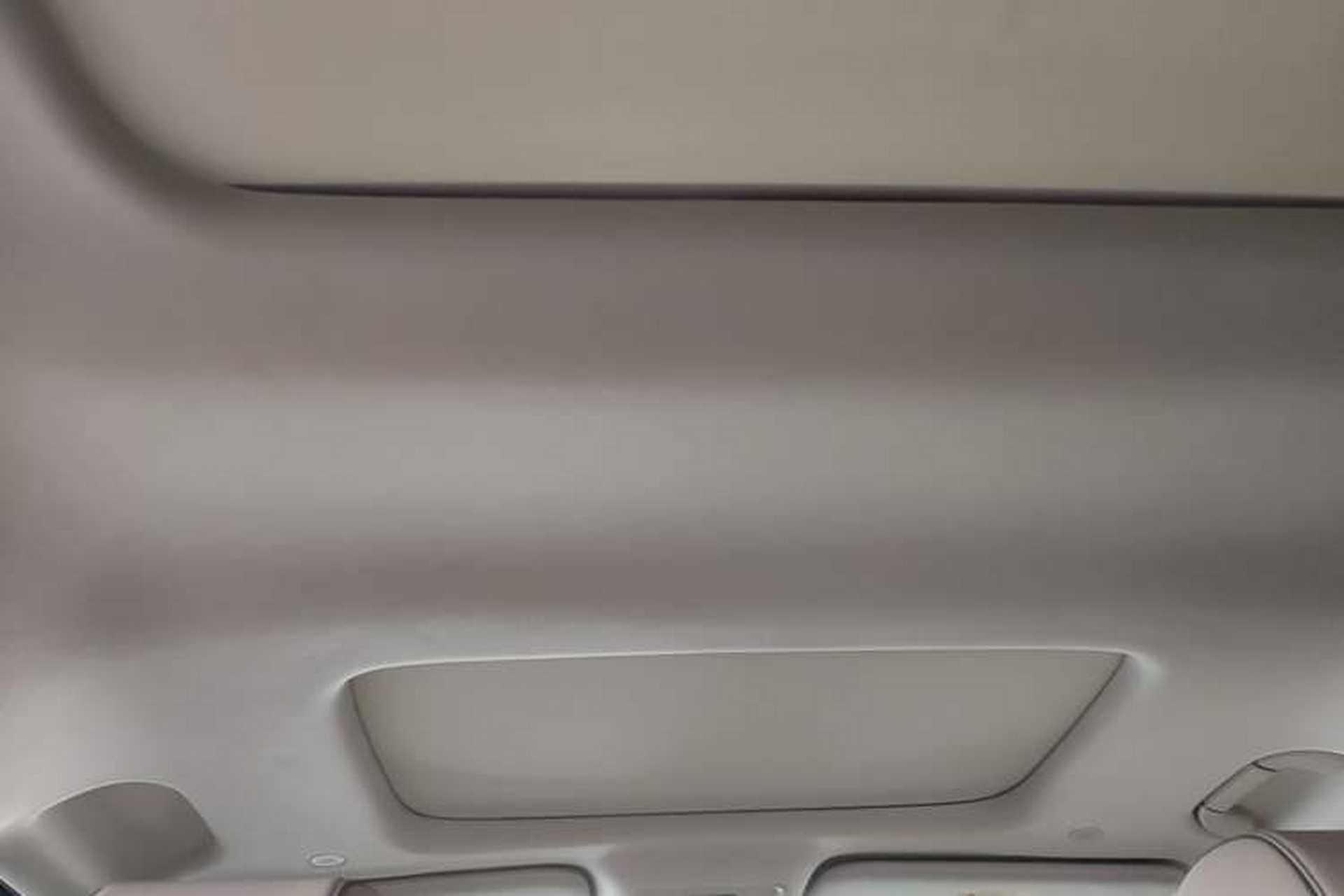 Used Denza D9 2022 DM-i 1040 Prestige Model Headliner