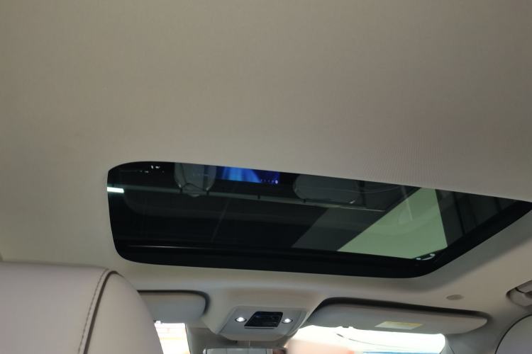Used Denza D9 2022 DM-i 1040 Prestige Model Headliner