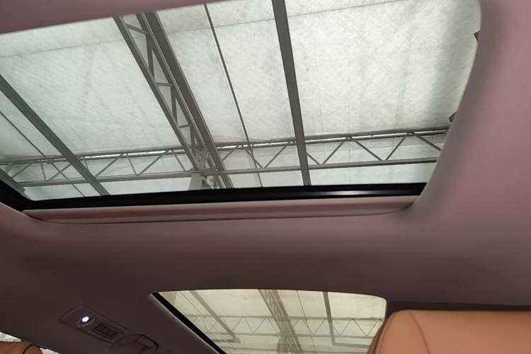 Used Denza D9 2022 DM-i 970 Four-Wheel Drive Prestige Model Headliner