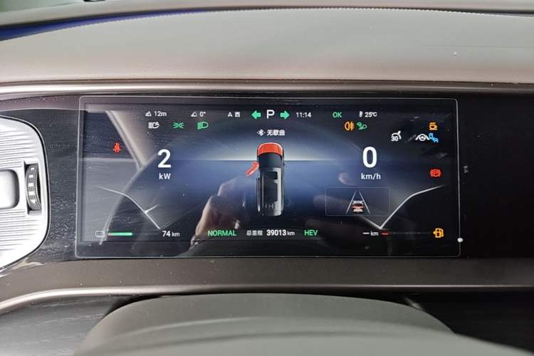 Used Denza D9 2022 DM-i 970 Four-Wheel Drive Flagship Model Instrument Cluster