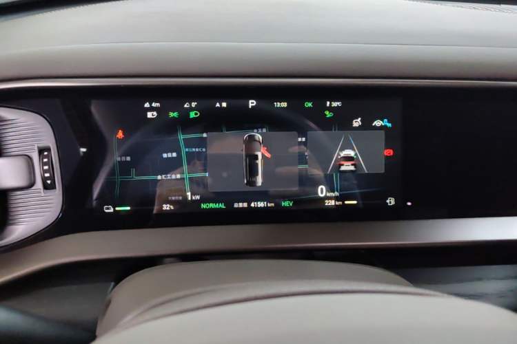 Used Denza D9 2022 DM-i 970 Four-Wheel Drive Prestige Model Instrument Cluster