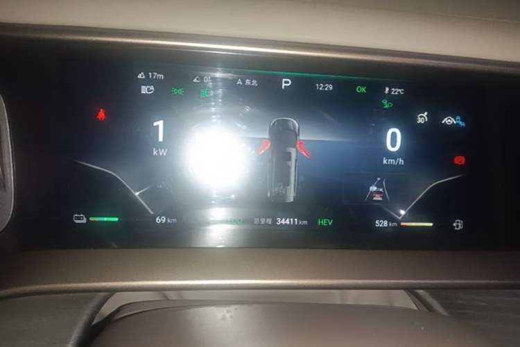 Used Denza D9 2022 DM-i 970 Four-Wheel Drive Flagship Model Instrument Cluster