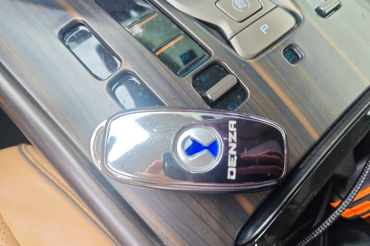 Used Denza D9 2022 DM-i 970 Four-Wheel Drive Prestige Model Interior 1