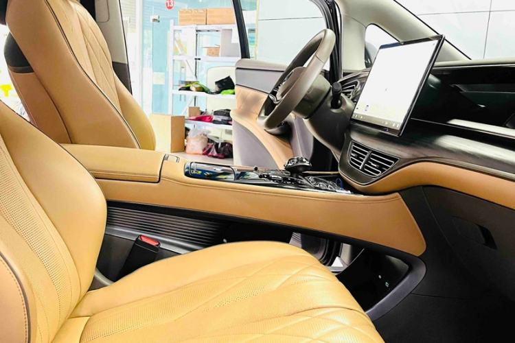 Used Denza D9 2022 DM-i 970 Four-Wheel Drive Prestige Model Interior 1