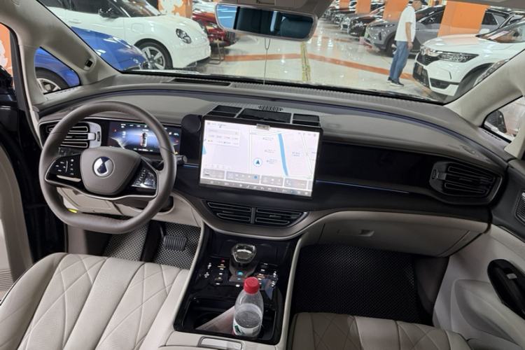 Used Denza D9 2022 DM-i 970 Four-Wheel Drive Flagship Model Interior 1