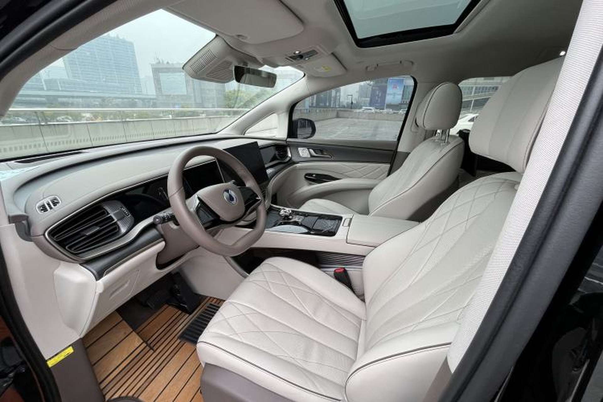 Used Denza D9 2022 DM-i 970 Four-Wheel Drive Prestige Model Interior 10