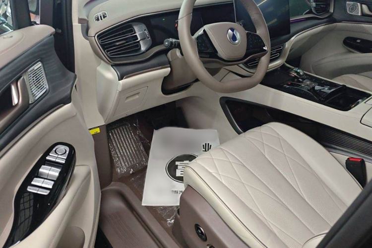 Used Denza D9 2022 DM-i 970 Four-Wheel Drive Flagship Model Interior 10