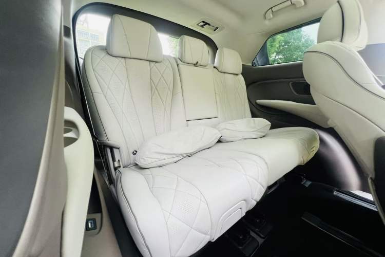 Used Denza D9 2022 DM-i 970 Four-Wheel Drive Flagship Model Interior 11