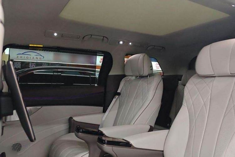 Used Denza D9 2022 DM-i 970 Four-Wheel Drive Flagship Model Interior 11