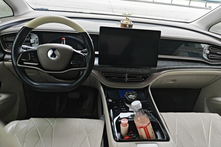 Used Denza D9 2022 DM-i 1040 Prestige Model Interior 2