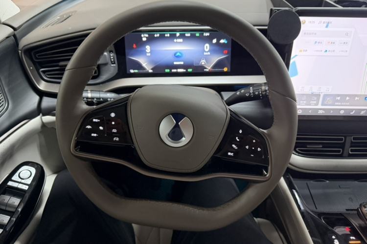Used Denza D9 2022 DM-i 970 Four-Wheel Drive Flagship Model Interior 2