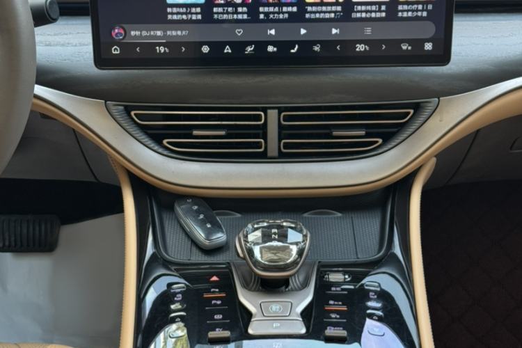 Used Denza D9 2022 DM-i 970 Four-Wheel Drive Flagship Model Interior 3