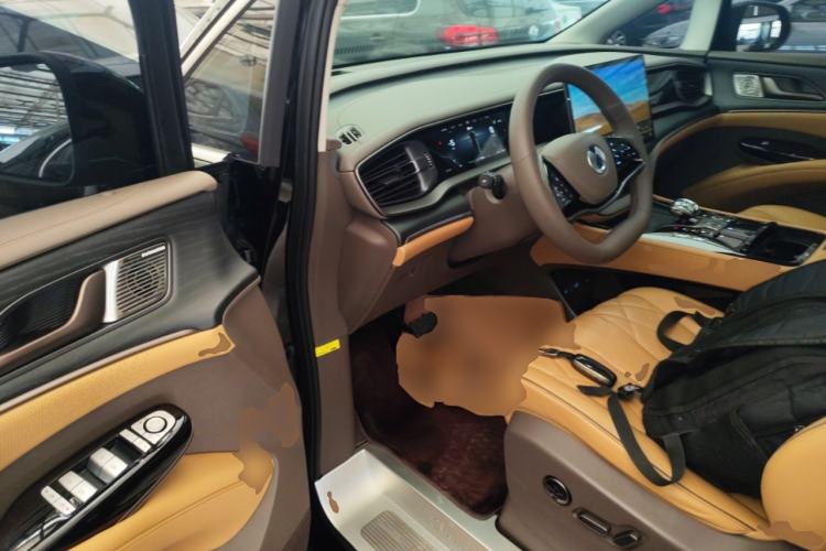 Used Denza D9 2022 DM-i 970 Four-Wheel Drive Prestige Model Interior 3