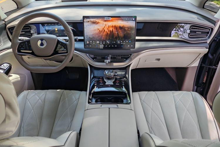 Used Denza D9 2022 DM-i 970 Four-Wheel Drive Prestige Model Interior 3