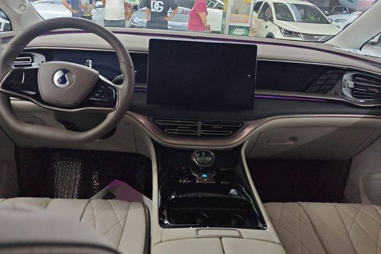 Used Denza D9 2022 DM-i 970 Four-Wheel Drive Flagship Model Interior 3