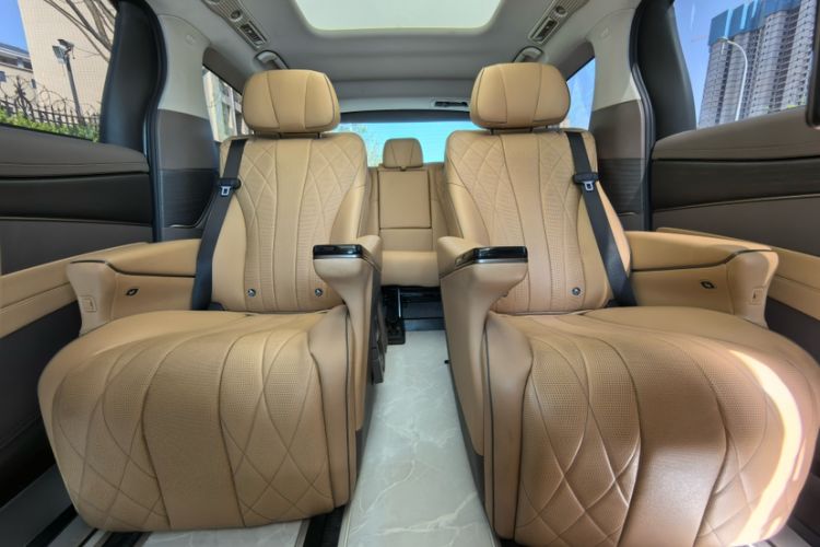 Used Denza D9 2022 DM-i 970 Four-Wheel Drive Prestige Model Interior 3