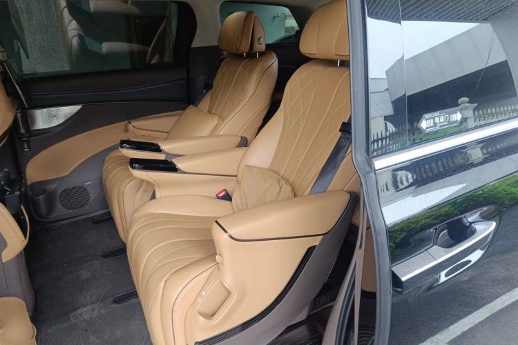Used Denza D9 2022 DM-i 970 Four-Wheel Drive Flagship Model Interior 4