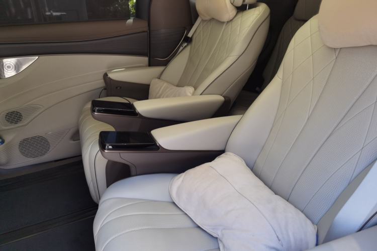 Used Denza D9 2022 DM-i 970 Four-Wheel Drive Flagship Model Interior 4