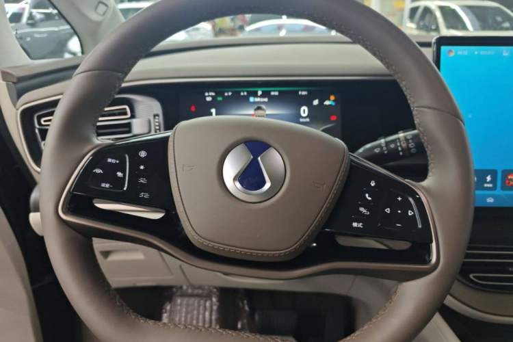 Used Denza D9 2022 DM-i 970 Four-Wheel Drive Flagship Model Interior 4