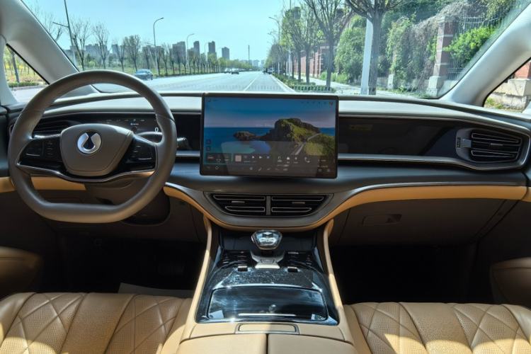 Used Denza D9 2022 DM-i 970 Four-Wheel Drive Prestige Model Interior 4